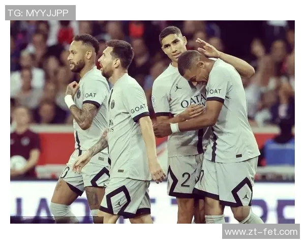 意甲激战巴黎圣日耳曼凭帽子戏法力克曼联全场沸腾解析